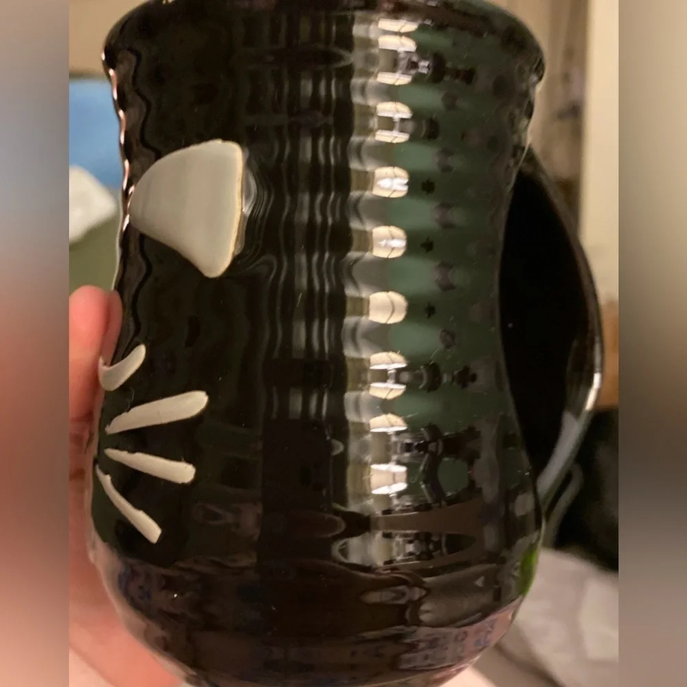 Pottery hand warmer mug black kitty cat face ribbed UBM